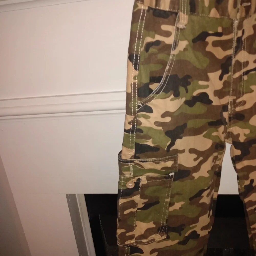 Quad brand Youth Camo Cargo pants size 16